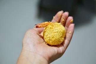 依次做好所有的土豆虾球