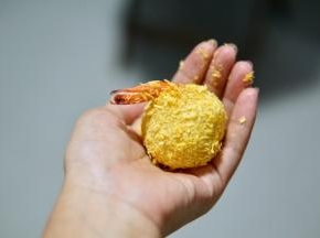 依次做好所有的土豆虾球