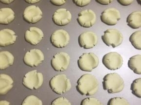 8:烤箱170度预热5分钟