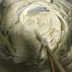 6.充分搅拌至均匀，并等分成6份