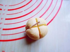 再我和牙签整理边缘部分。