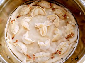 开水上锅蒸，上气12分钟即可。