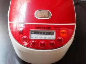 盖上盖子，按煮粥/汤键；PS： 每个电饭锅不同，功能不同