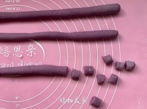 分别搓圆形长条状切小段