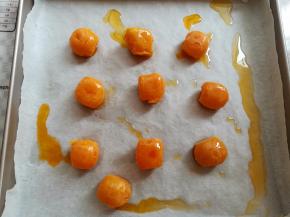 蛋黄取出放凉一会