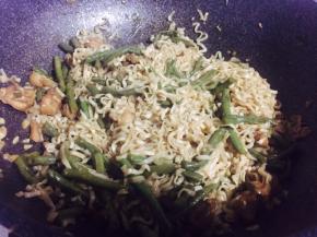 翻炒均匀，收汁关火