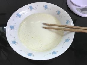 把面糊静置20分钟，