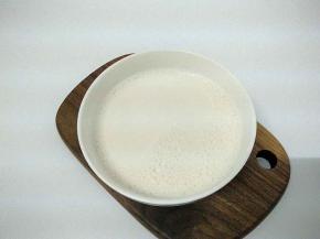 纯牛奶小火加热(不需要煮沸)