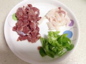 把所有材料切好