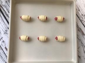 依次完成所有，烤箱180度预热5分钟。