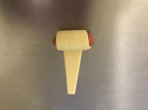 从宽的地方开始往下卷。