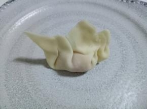 包好的小馄饨，小馄饨形状随意捏，根据个人喜欢(^_^)