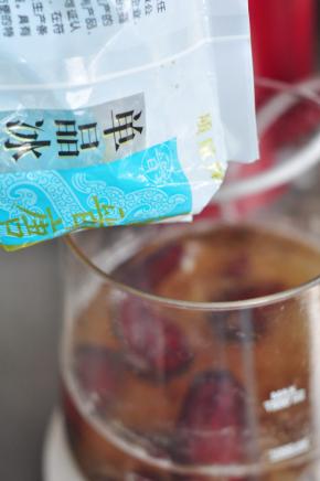 程序结束后，加入冰糖。