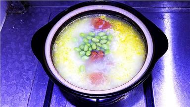 14.煮制快成熟时放入熟的毛豆