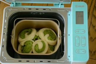 选择发酵功能，面团发酵至1.5倍大。