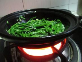 炒匀即可关火，最后加入味精少许。