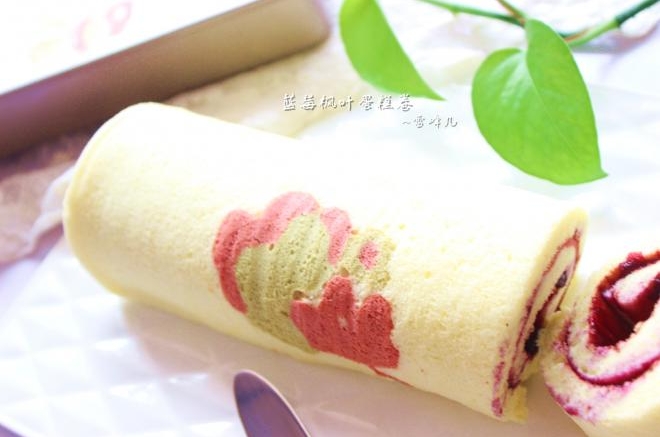 蓝莓枫叶蛋糕卷