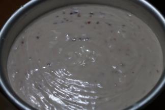 蛋糕片没有上浮，放入冷冻室20-30分钟，定型。