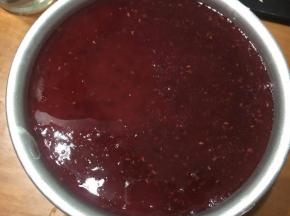 放冷藏室4小时以上（我冷藏了一晚）.脱模只需用电吹风沿着边上吹一至二圈就行了.