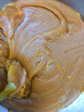 整个过程中水份不断挥发，莲子泥会越来越浓稠