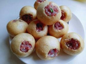 做完的面筋塞肉。