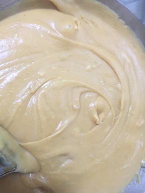 直到莲子泥与糖、油完全融合、吸收