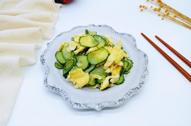 黄瓜片炒鸡蛋