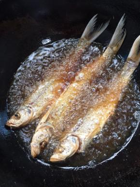 煎至两面呈金黄色即可！