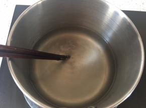 搅拌至清澈，稍微晾一会