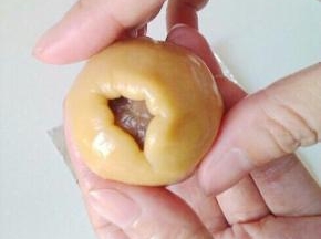 8、尽量推的均匀，把口收好。