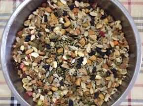 1、所有坚果仁烤熟（130度15分钟）