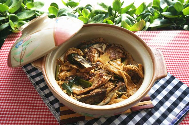 腐竹鱼头煲