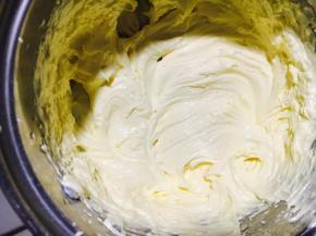 打发至羽毛状，