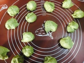 取出排气。分成十六等份。