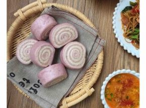 大火烧开转中火蒸15分钟，关火后焖5分钟再揭开，出锅就可以吃啦