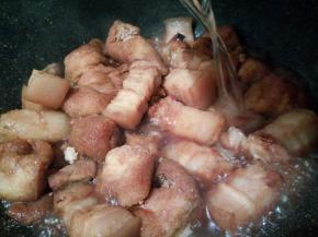 加适量水，大火烧开，小火慢慢炖