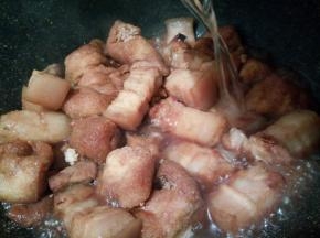加适量水，大火烧开，小火慢慢炖