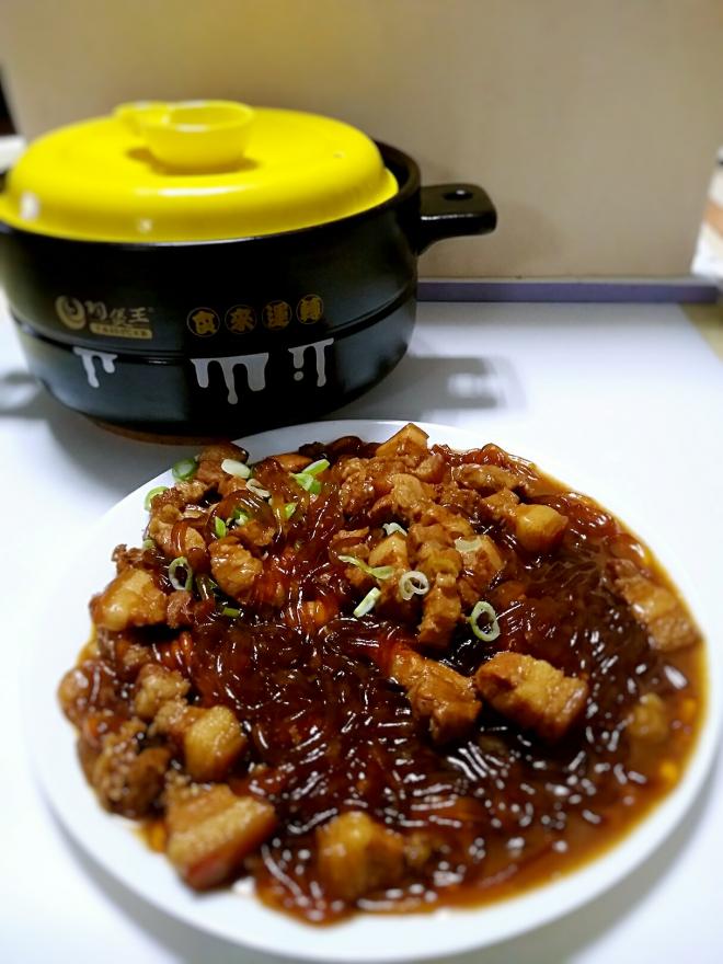 砂锅做的正宗东北菜～猪肉炖粉条