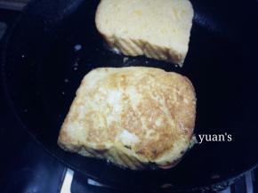 再煎30秒到一分钟，成金黄色既可出锅