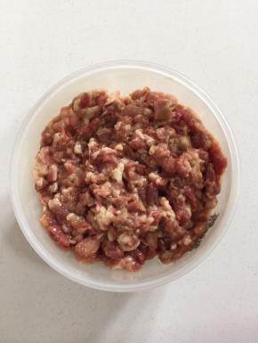 顺时针方向搅拌均匀腌制20分钟！