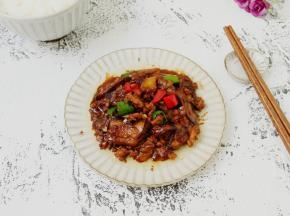 出锅装盘即可。