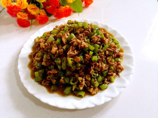 蚝油尖椒炒肉末