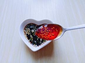 加入油泼辣子油。