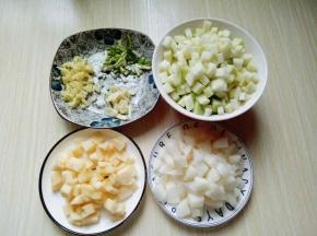 所有食材准备工作完成。