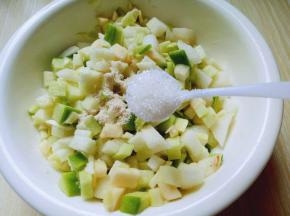 再加入白砂糖。