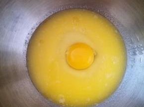 加入一个鸡蛋