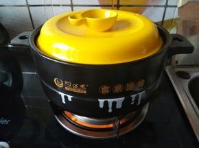 盖上盖子中火煮吧，看看我爱妃的这颜值，真的是没谁了，有没有?