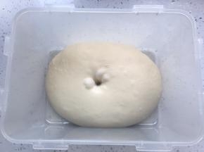 发到两倍大，手指蘸粉戳孔不回缩不塌陷