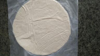 取一张手抓饼皮