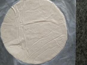 取一张手抓饼皮